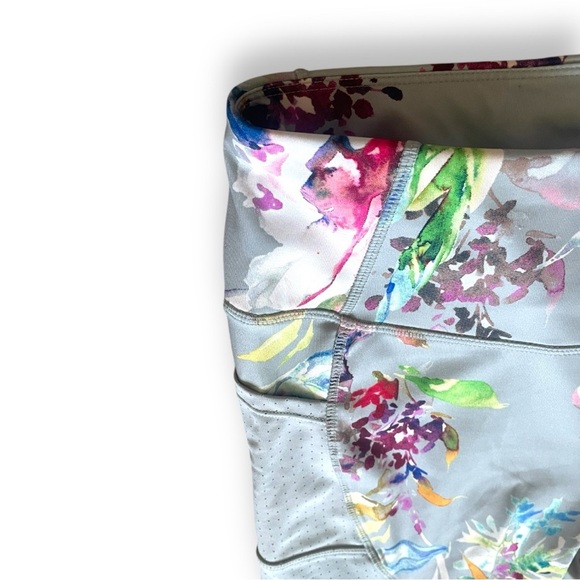 Avia Women’s  8-10 Floral Workout Capri Leggings | Gray Mesh Panel Activewear - Picture 4 of 9